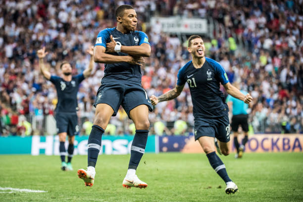 凭借安东尼 凭借安东尼